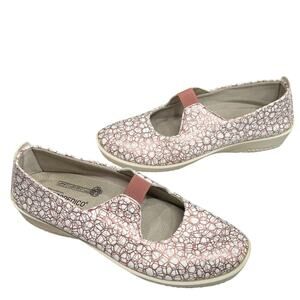 Arcopedico Leina Mary Jane Shoe 9.5-10 Liho White Slip On Vegan Comfort Washable